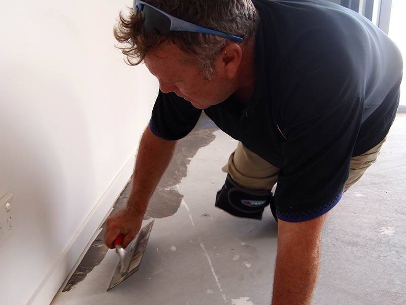 How To Remove Your Old Floor Tiles, Remove Mud Job Tile Floor