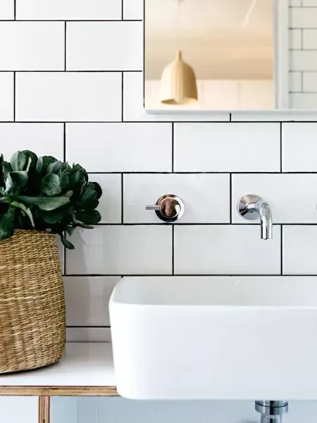 subway tiles dark grout