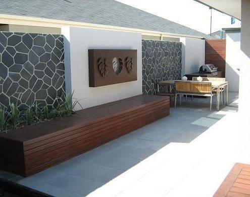 outdoor feature wall